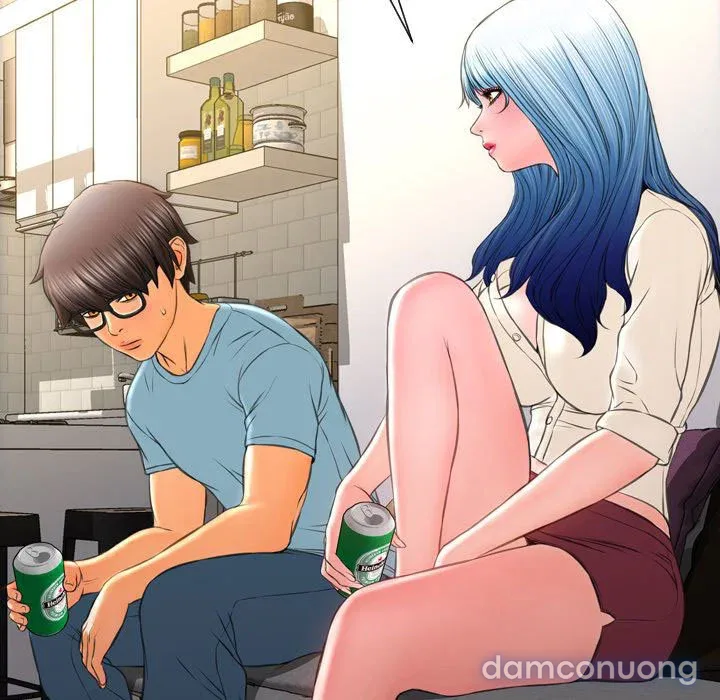 Em gái bán hàng sextoy 