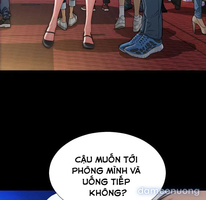 Em gái bán hàng sextoy 