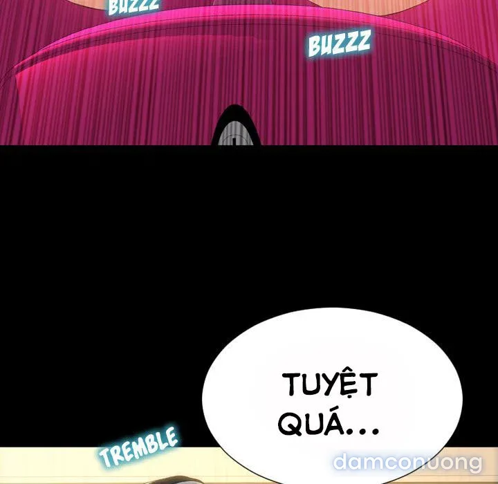 Em gái bán hàng sextoy 