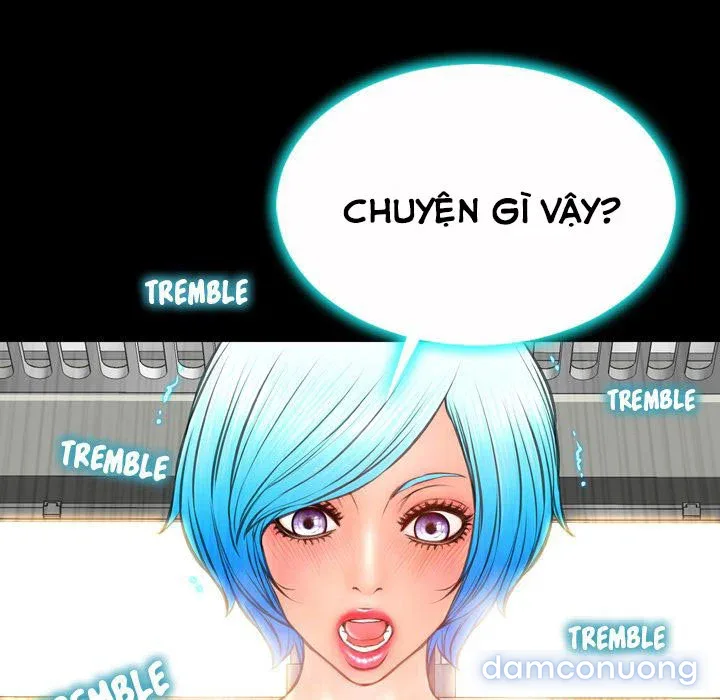 Em gái bán hàng sextoy 
