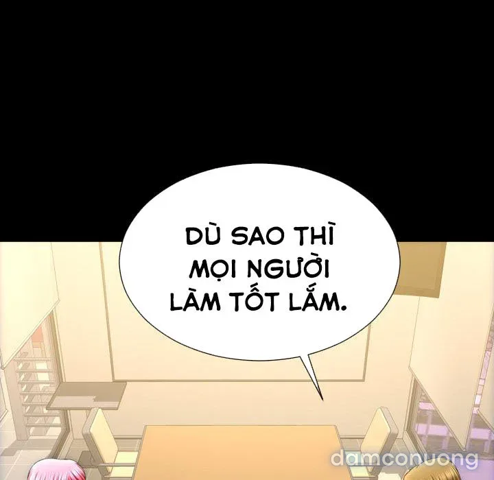 Em gái bán hàng sextoy 
