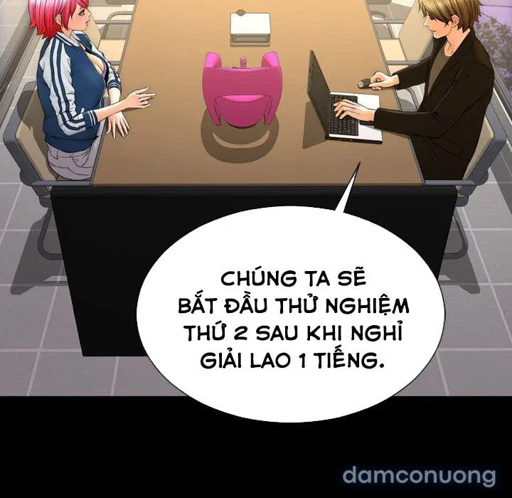 Em gái bán hàng sextoy 