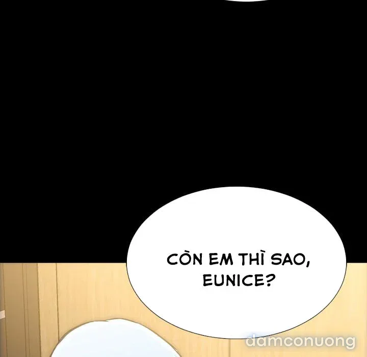 Em gái bán hàng sextoy 