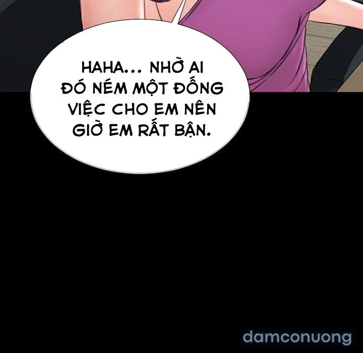 Em gái bán hàng sextoy 