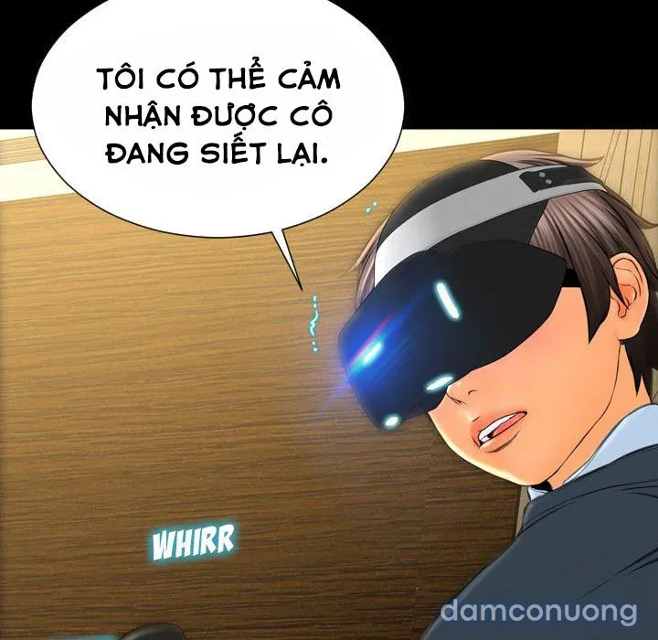 Em gái bán hàng sextoy 
