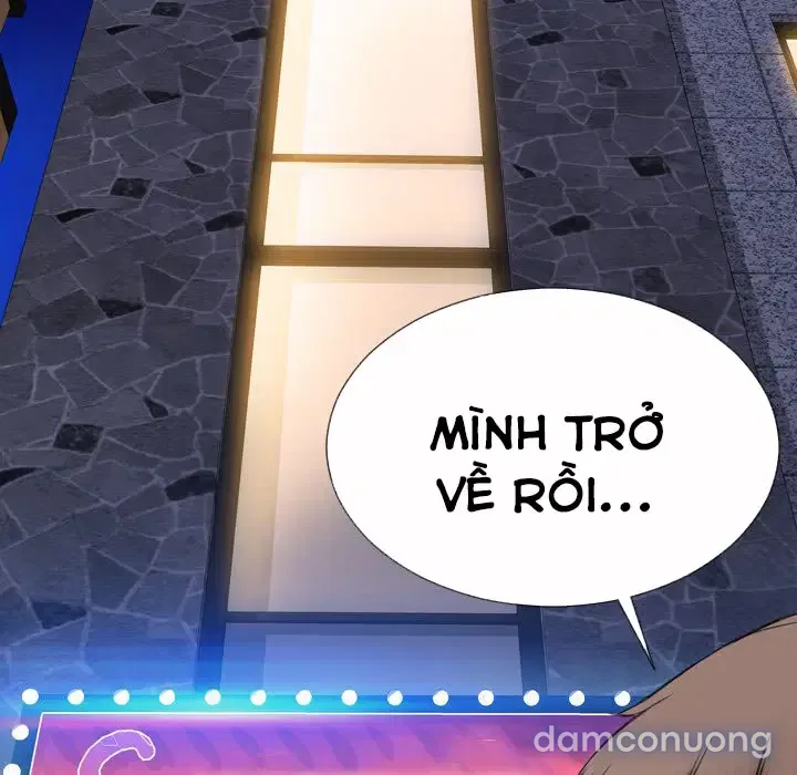 Em gái bán hàng sextoy 