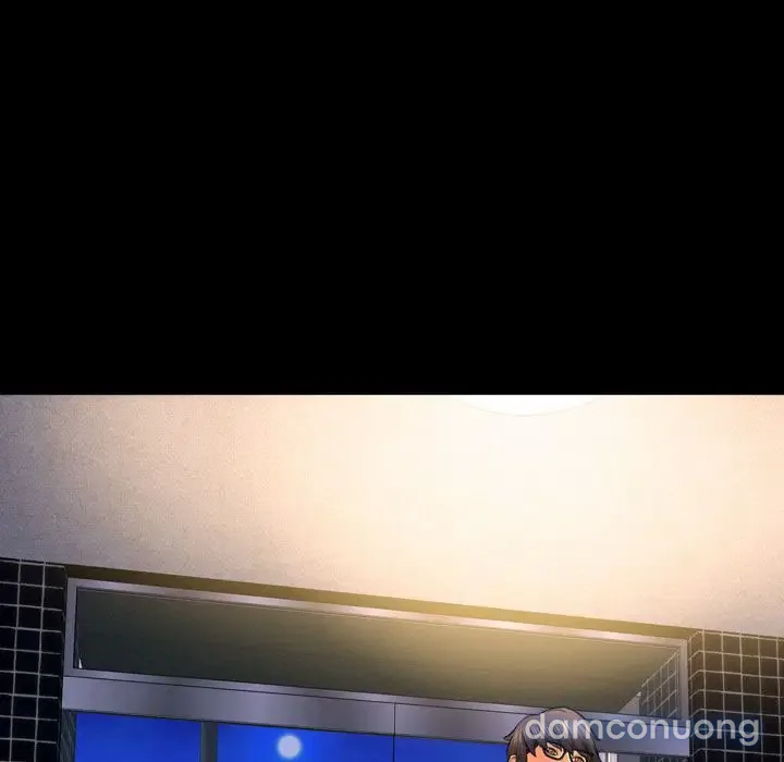 Em gái bán hàng sextoy 