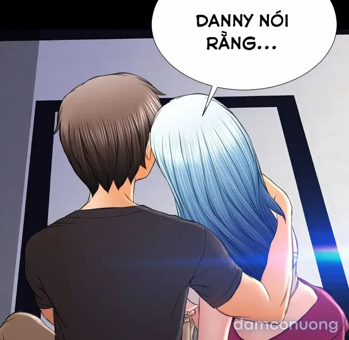 Em gái bán hàng sextoy 