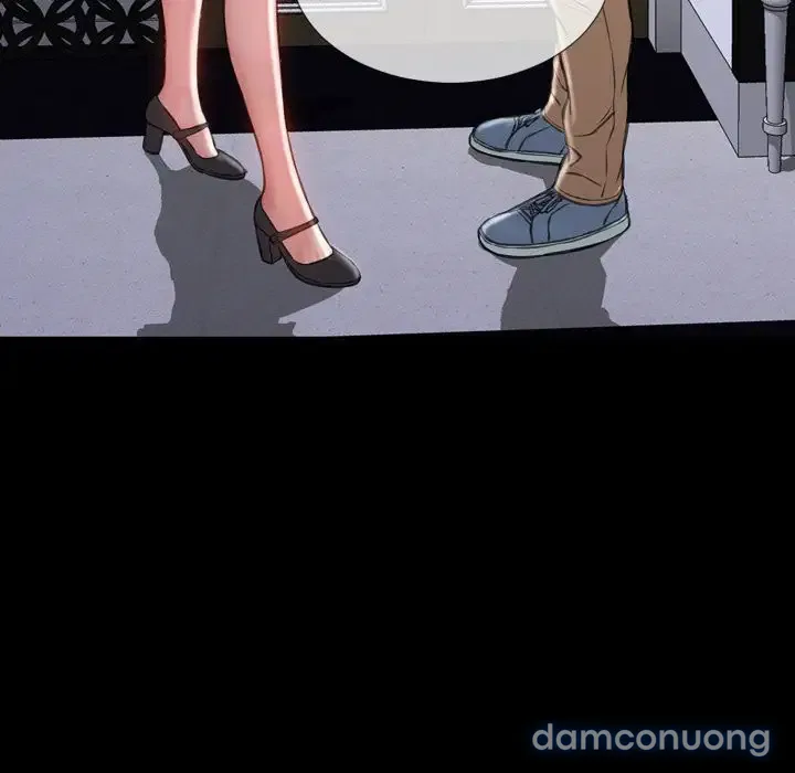 Em gái bán hàng sextoy 