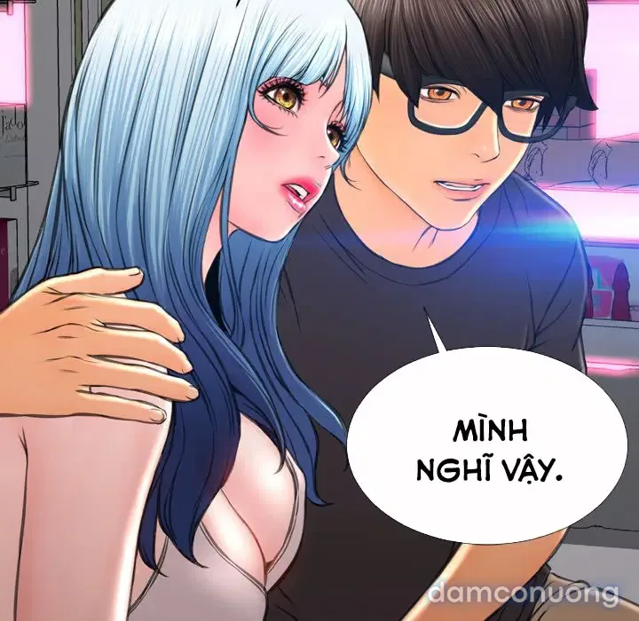 Em gái bán hàng sextoy 