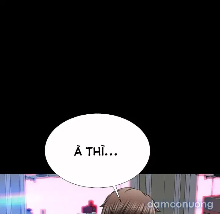 Em gái bán hàng sextoy 