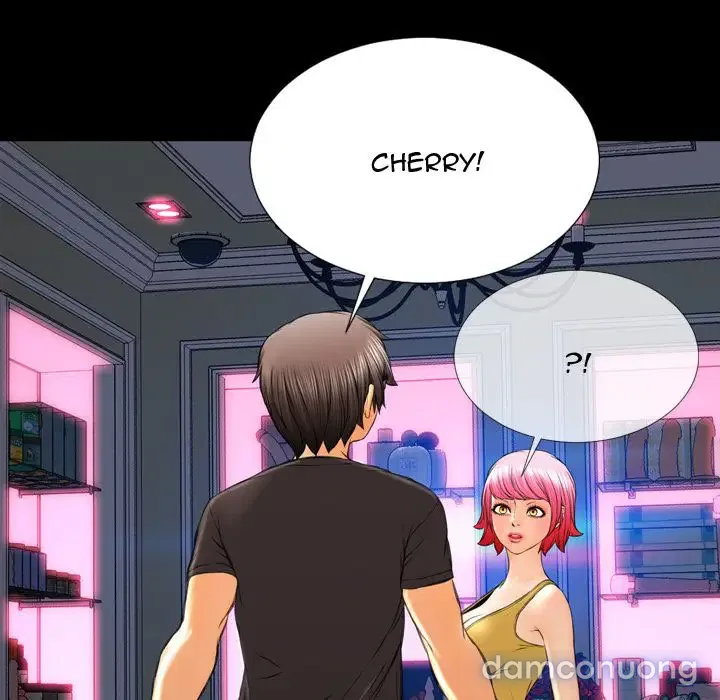 Em gái bán hàng sextoy 