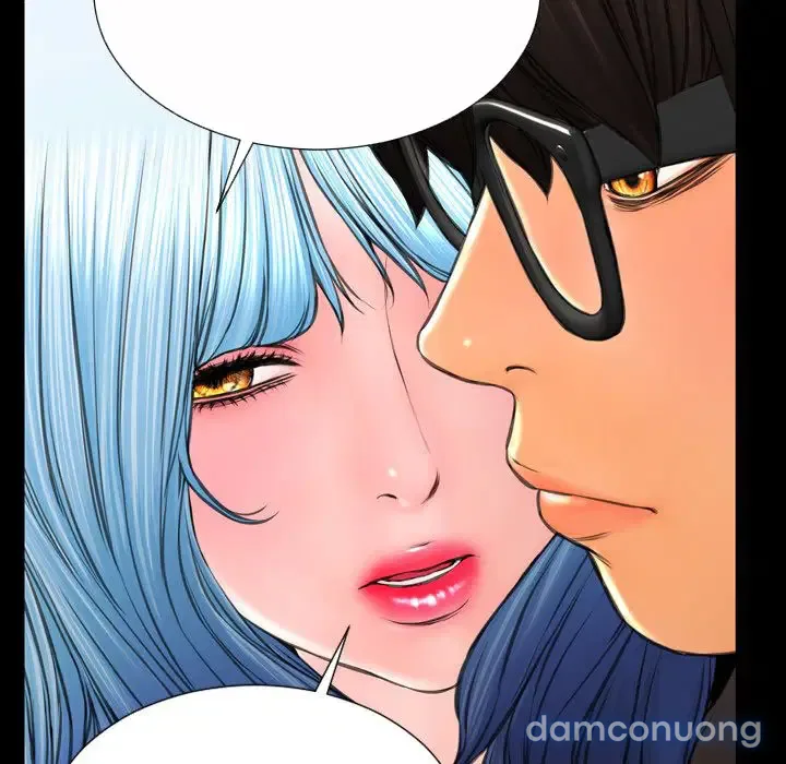 Em gái bán hàng sextoy 