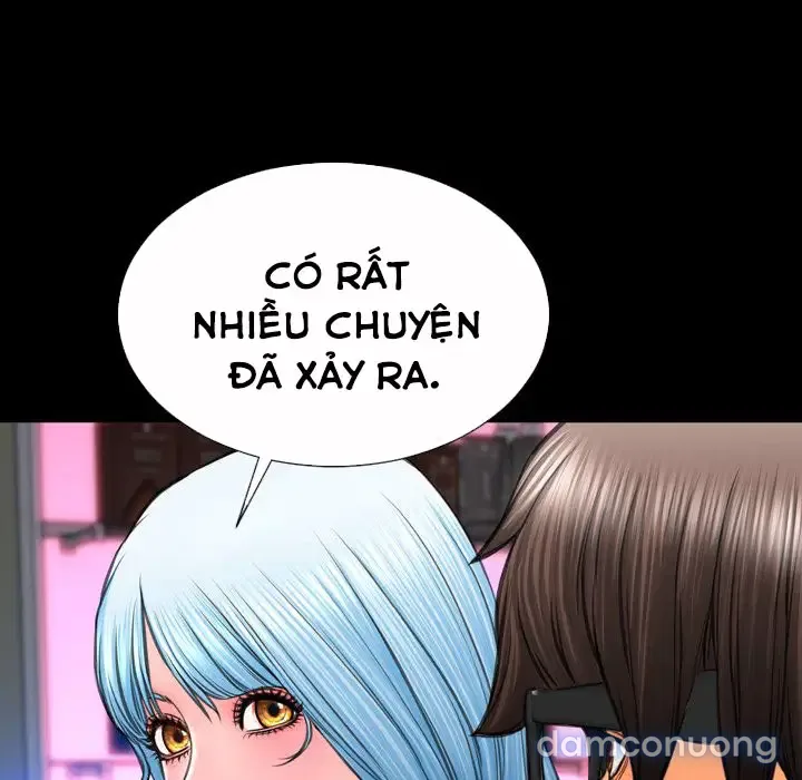 Em gái bán hàng sextoy 