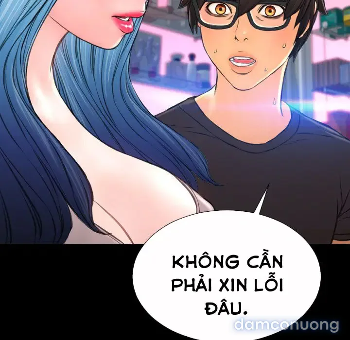 Em gái bán hàng sextoy 