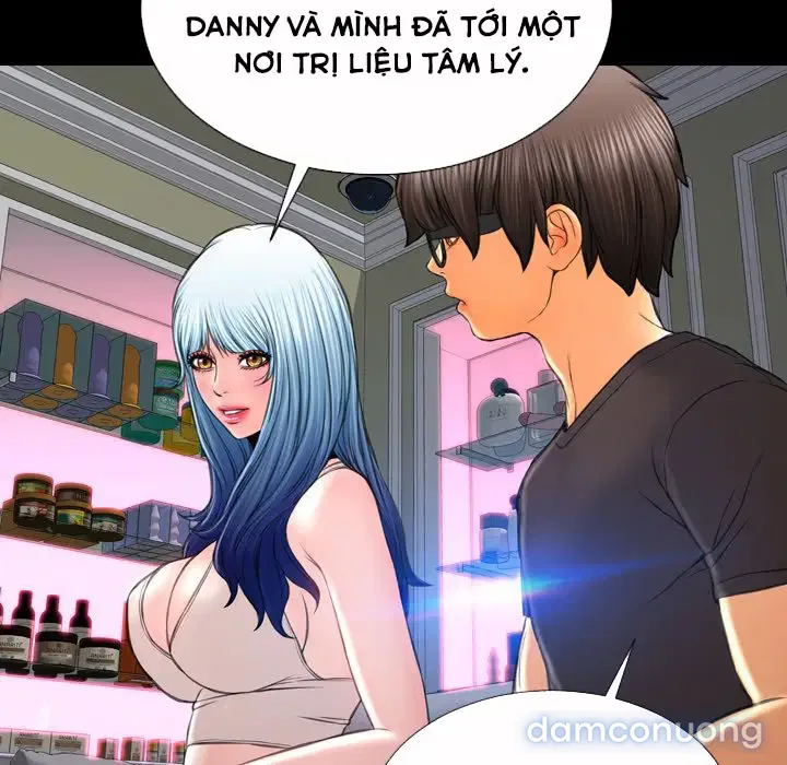 Em gái bán hàng sextoy 