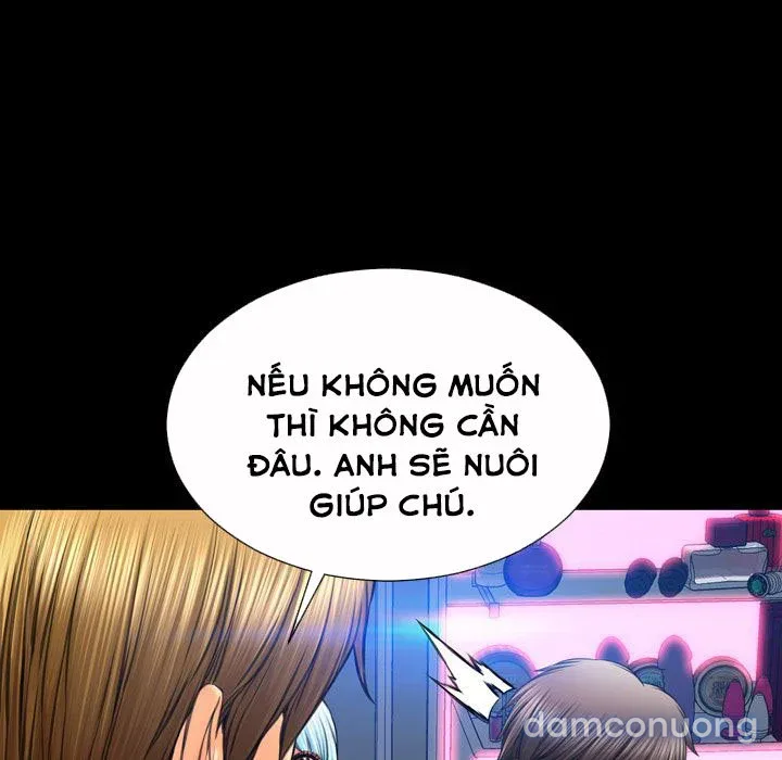 Em gái bán hàng sextoy 