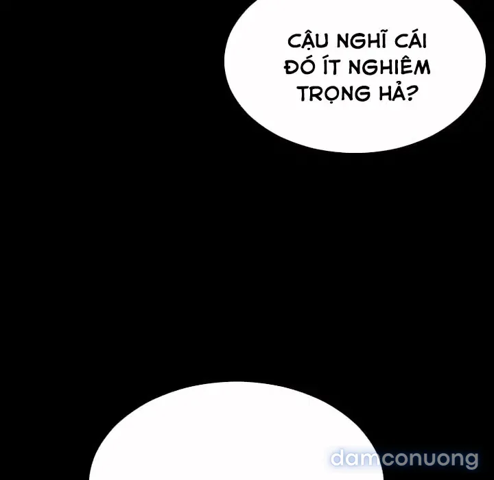 Em gái bán hàng sextoy 