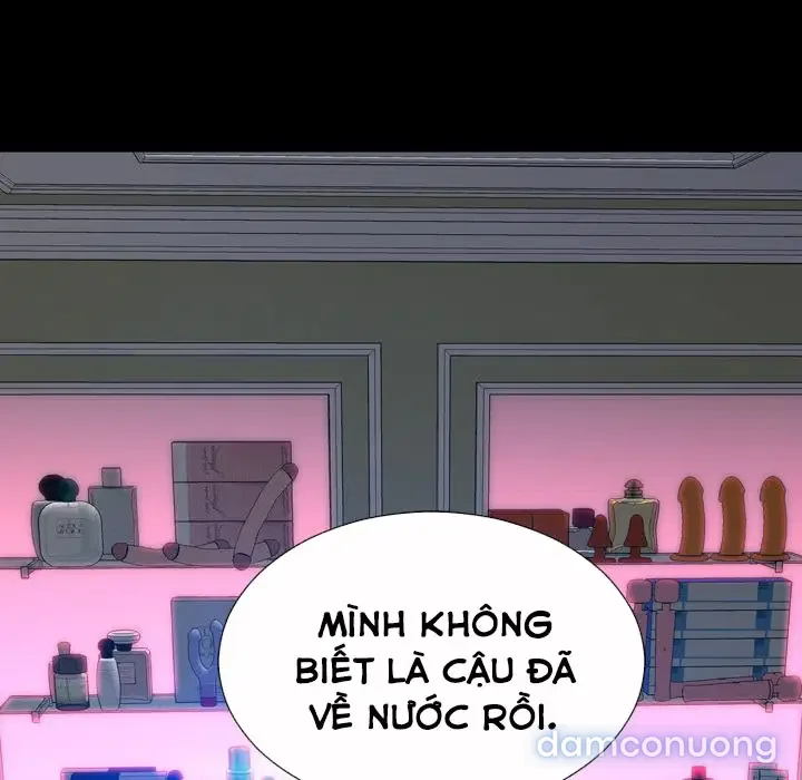Em gái bán hàng sextoy 