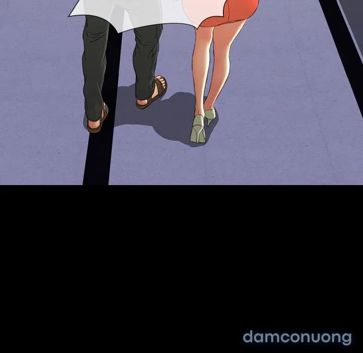 Em gái bán hàng sextoy 