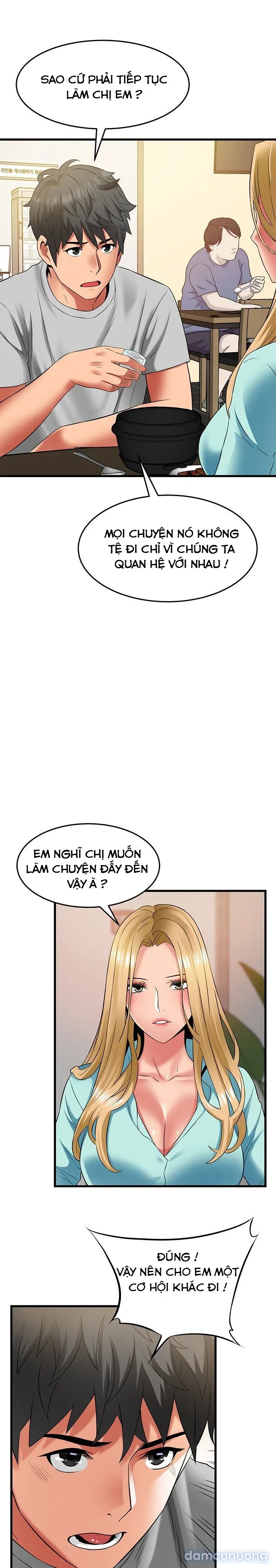 Hẻm sau nhà 