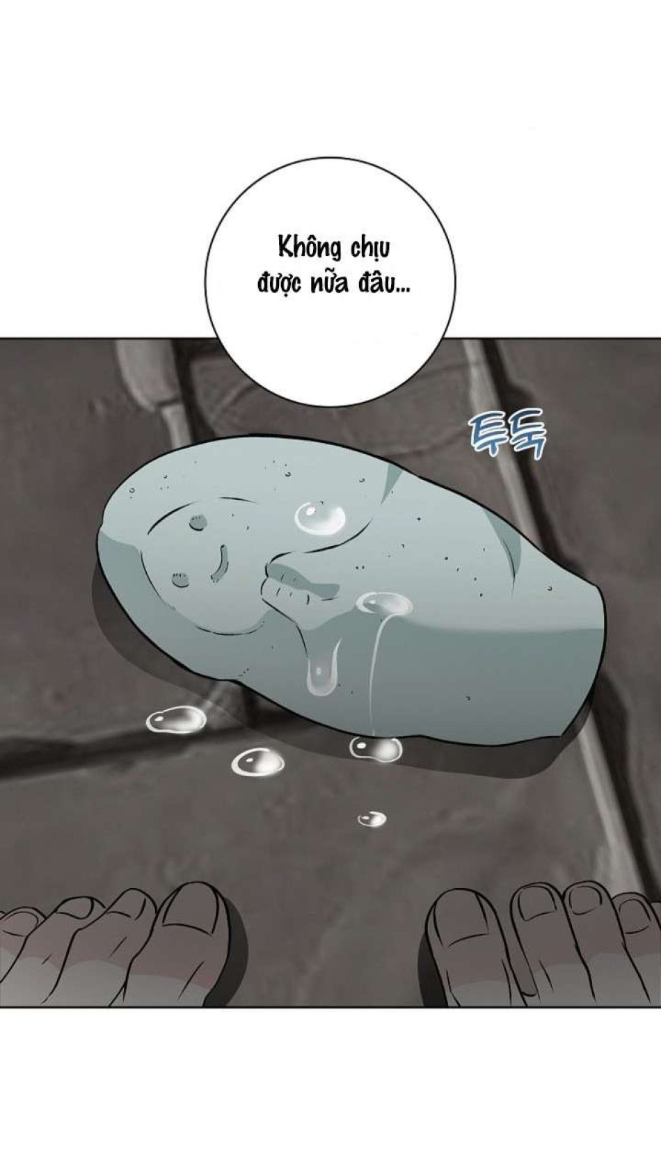 Cánh Hoa Ướt Đẫm Của Thánh Nữ 