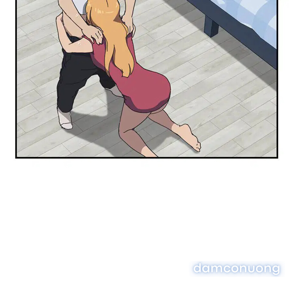 Cùng nhà với cô nàng dâm đãng 