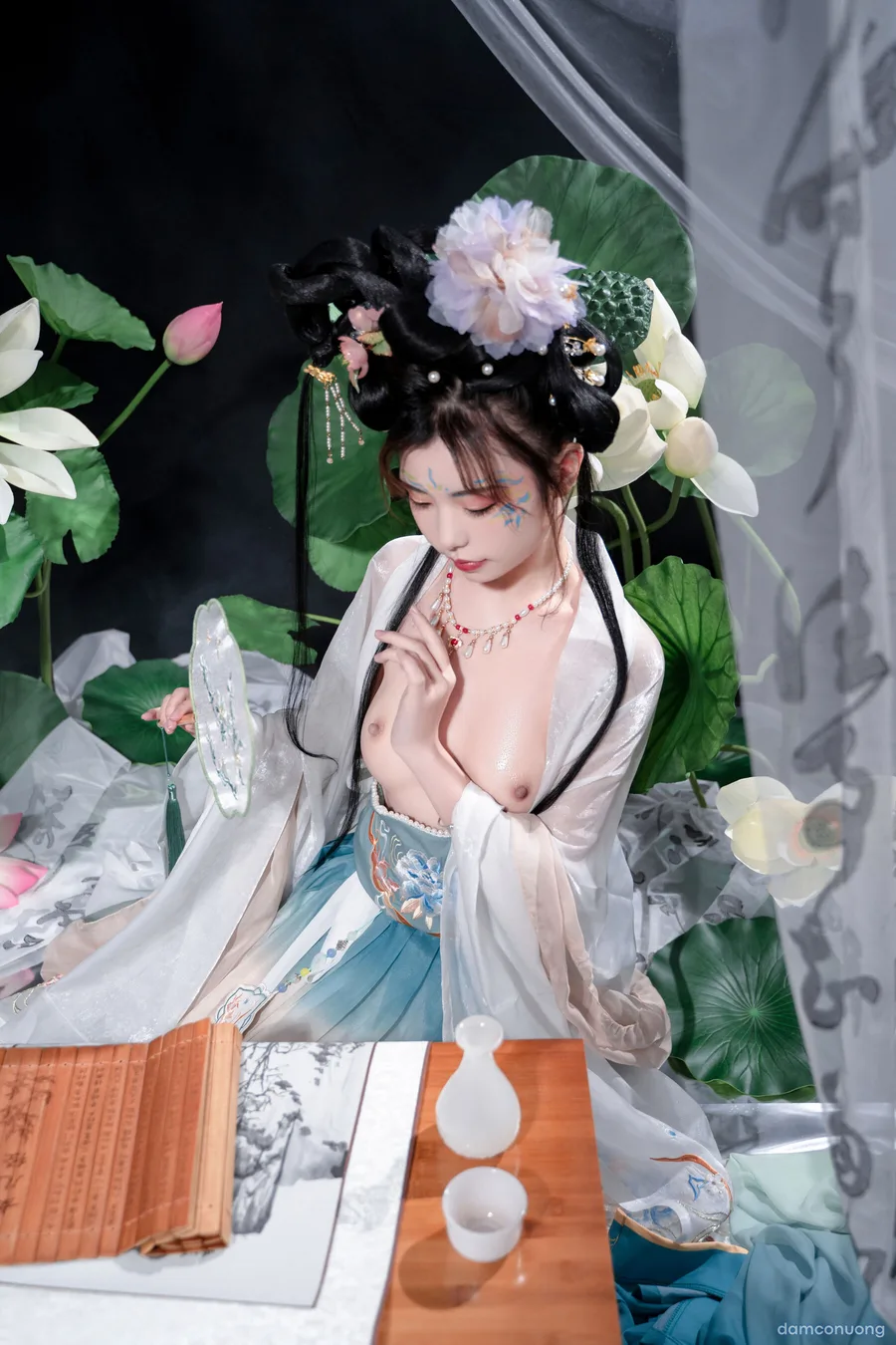 Thanh Liên nữ sĩ 
