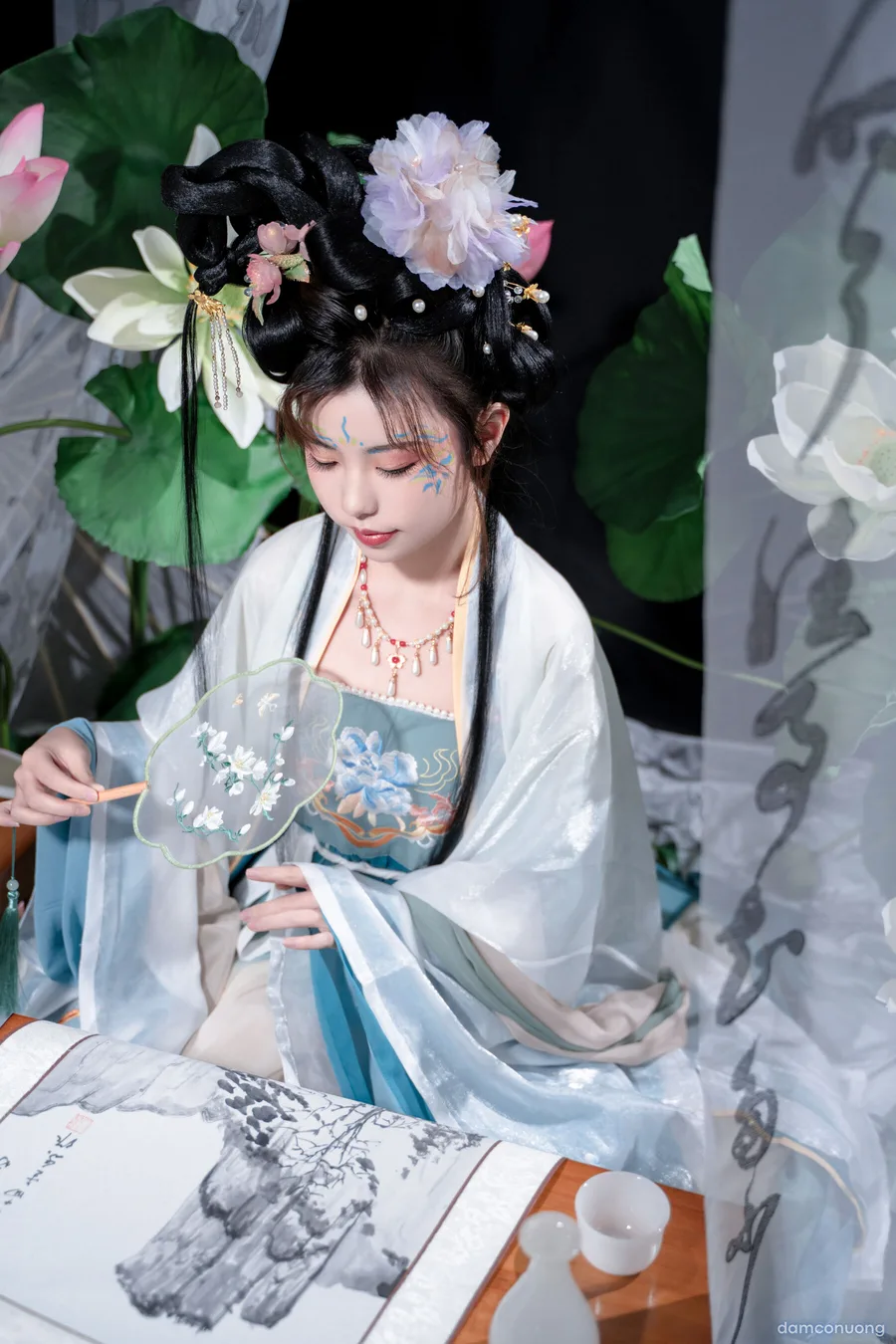 Thanh Liên nữ sĩ 