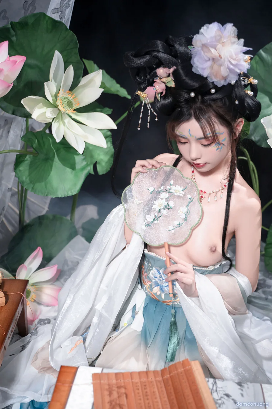 Thanh Liên nữ sĩ 