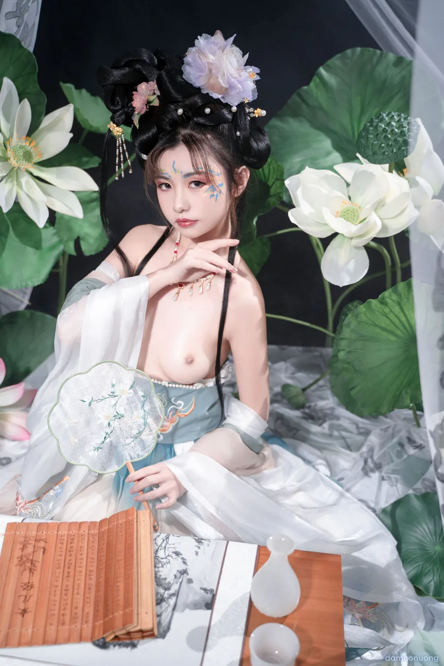 Thanh Liên nữ sĩ 