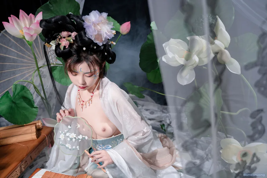 Thanh Liên nữ sĩ 