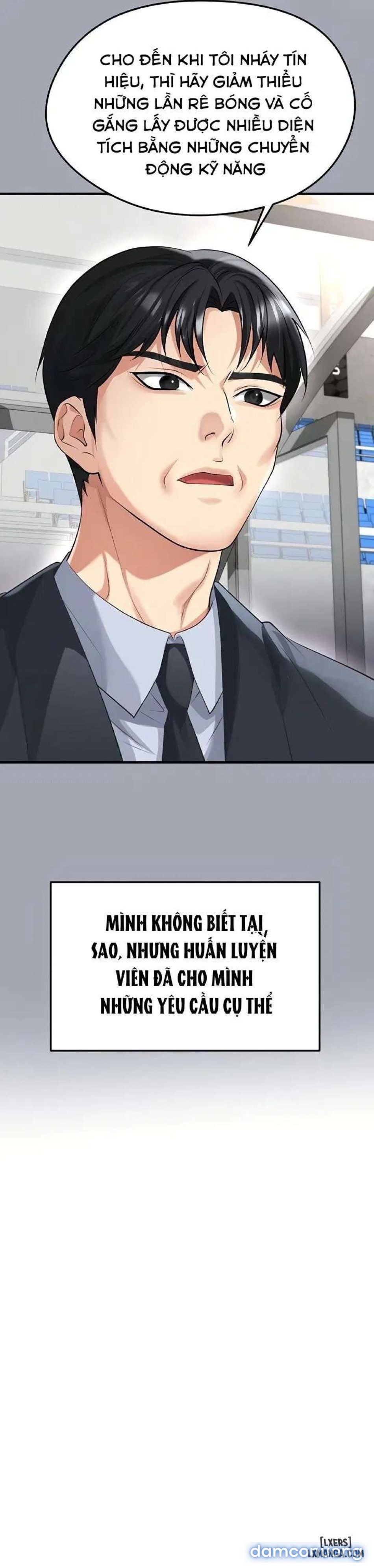 Cô nàng nóng bỏng giỏi bóng đá 