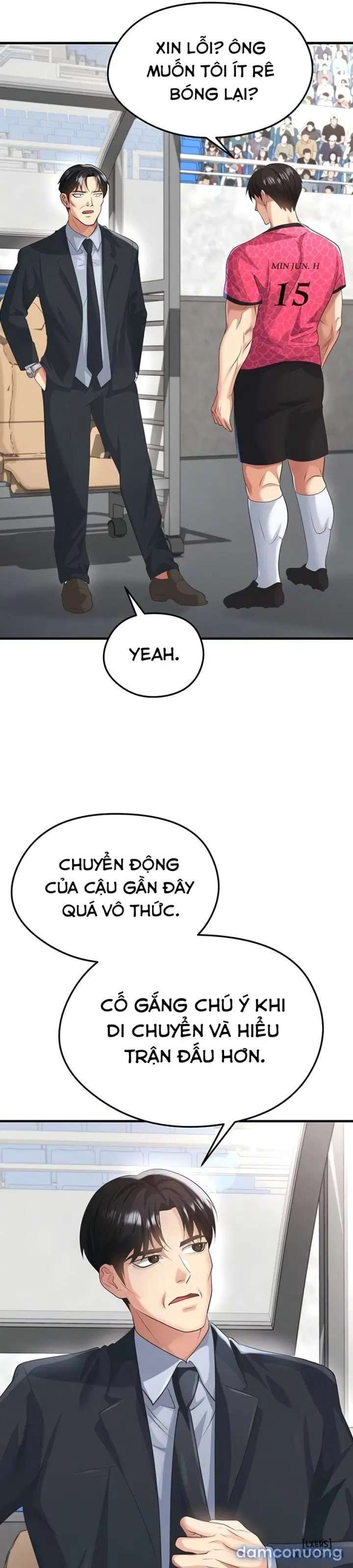 Cô nàng nóng bỏng giỏi bóng đá 
