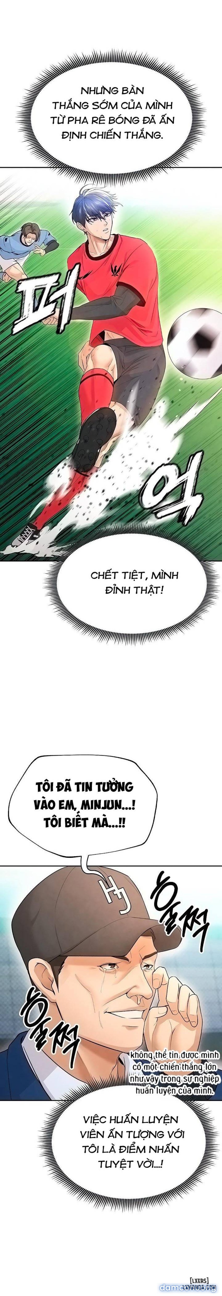 Cô nàng nóng bỏng giỏi bóng đá 