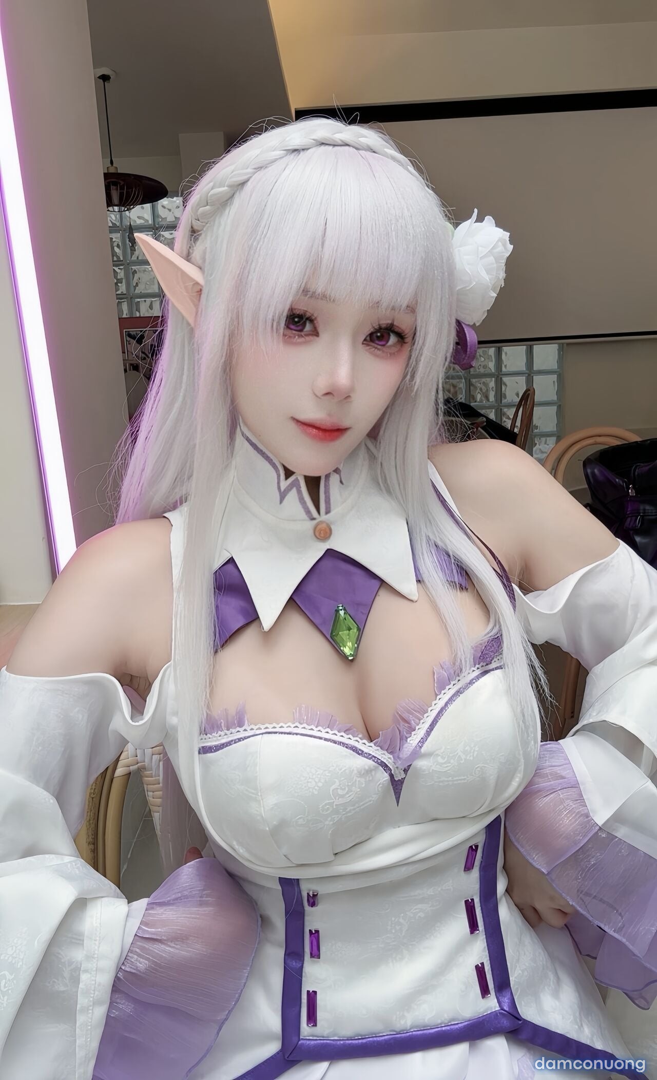 Emilia (Re:Zero) 
