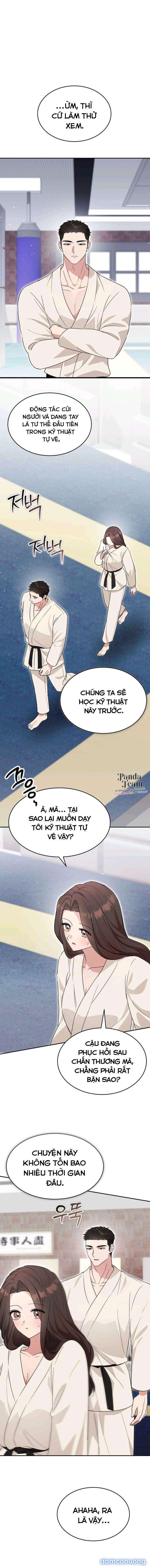 Tuyển Thủ Cứng Nhắc Nhà Bên 