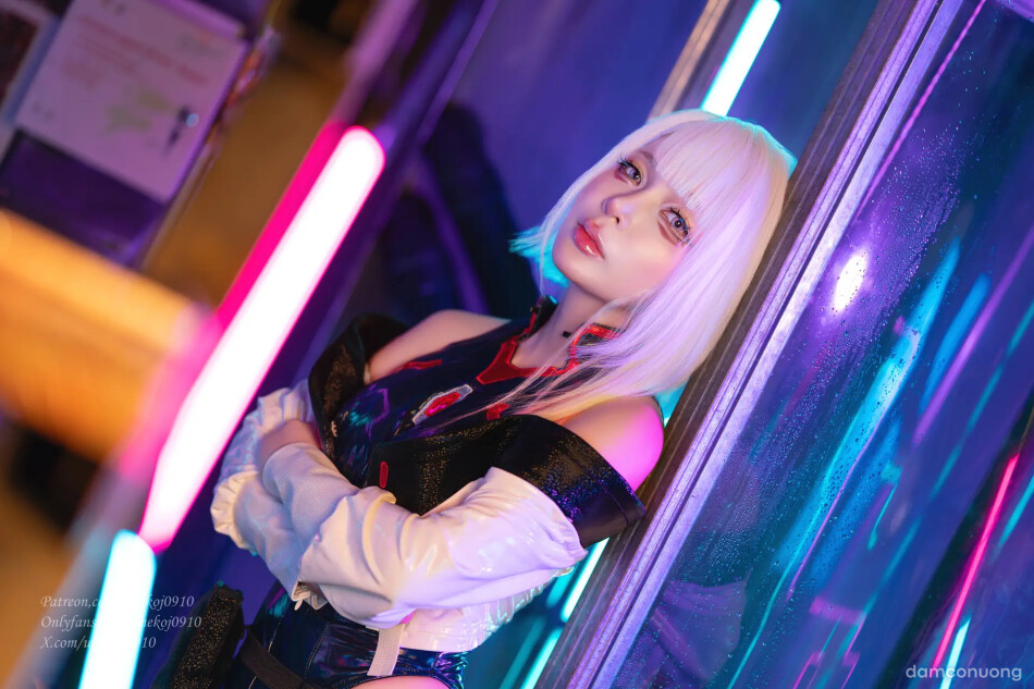 UmekoJ Cosplay Lucy Cyberpunk Edgerunner 