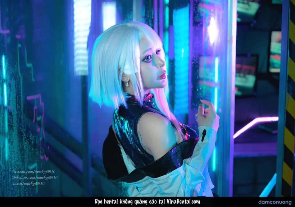 UmekoJ Cosplay Lucy Cyberpunk Edgerunner 