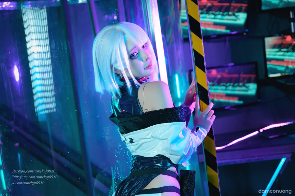 UmekoJ Cosplay Lucy Cyberpunk Edgerunner 