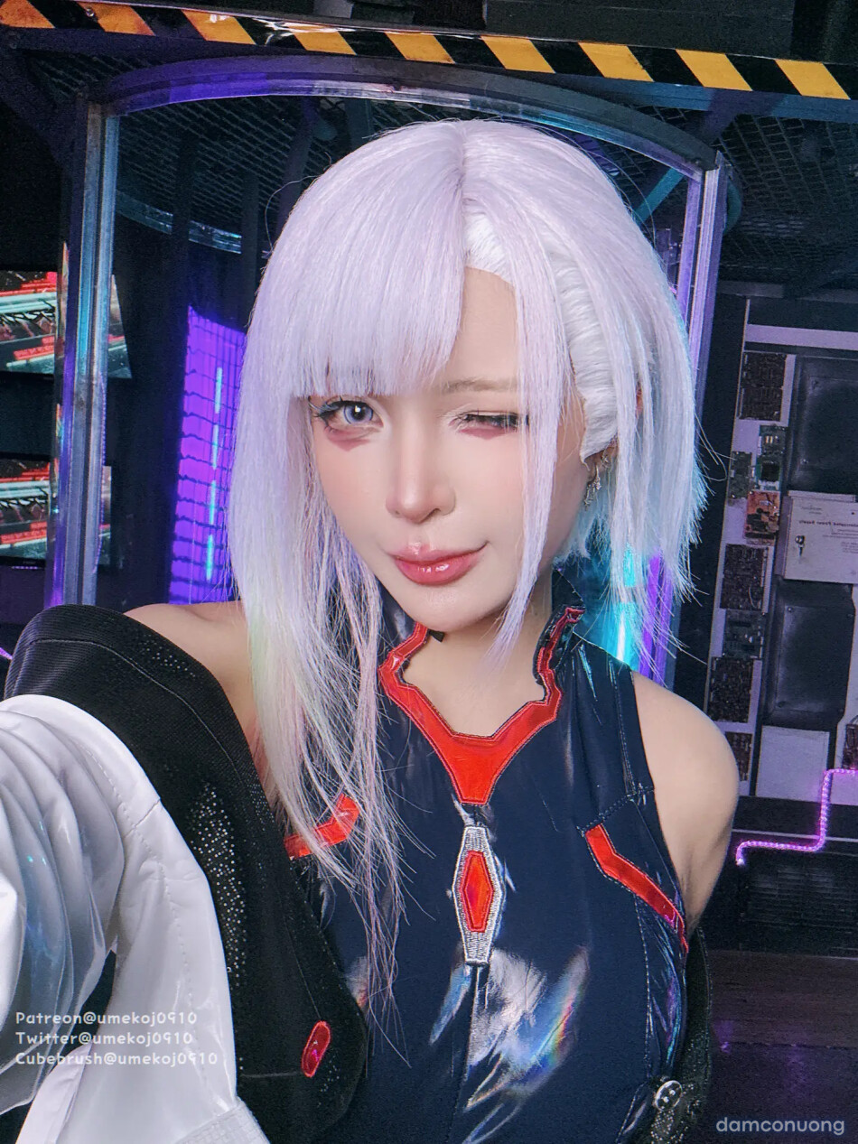 UmekoJ Cosplay Lucy Cyberpunk Edgerunner 