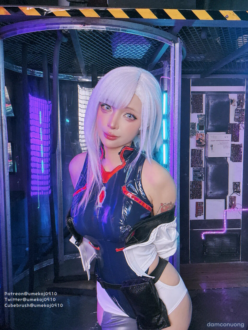 UmekoJ Cosplay Lucy Cyberpunk Edgerunner 