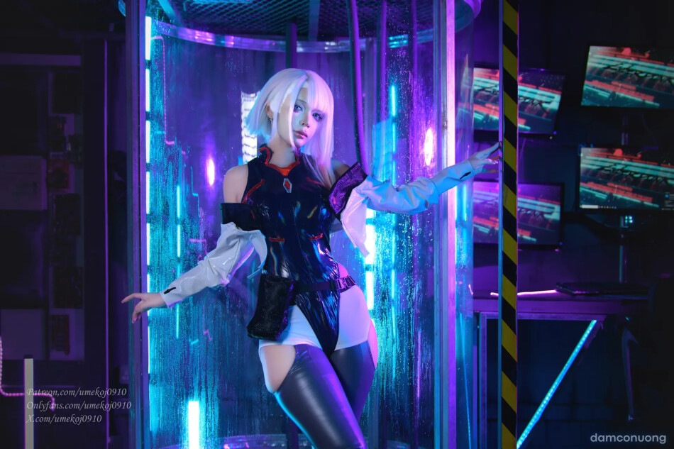 UmekoJ Cosplay Lucy Cyberpunk Edgerunner 