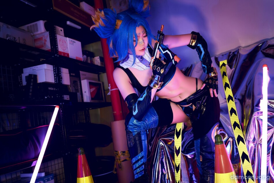 Ảnh cosplay Neon (valovant) 
