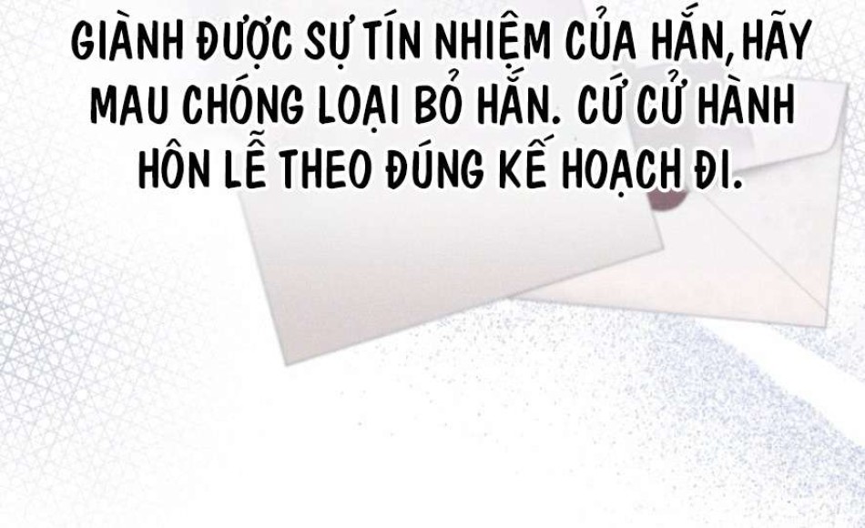 Gác Kiếm Nơi Phòng Ngủ 