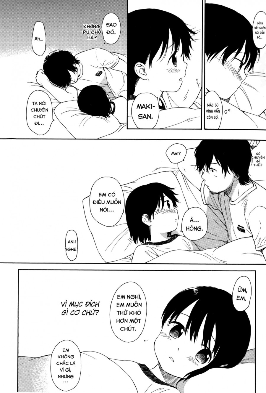 Cô hàng xóm bé nhỏ 