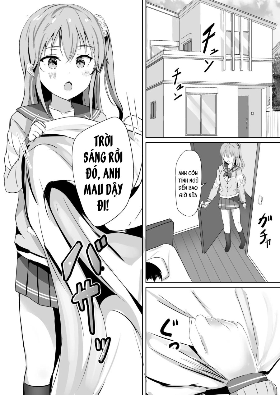 Em gái tôi vẫn đang quan sát tôi. 