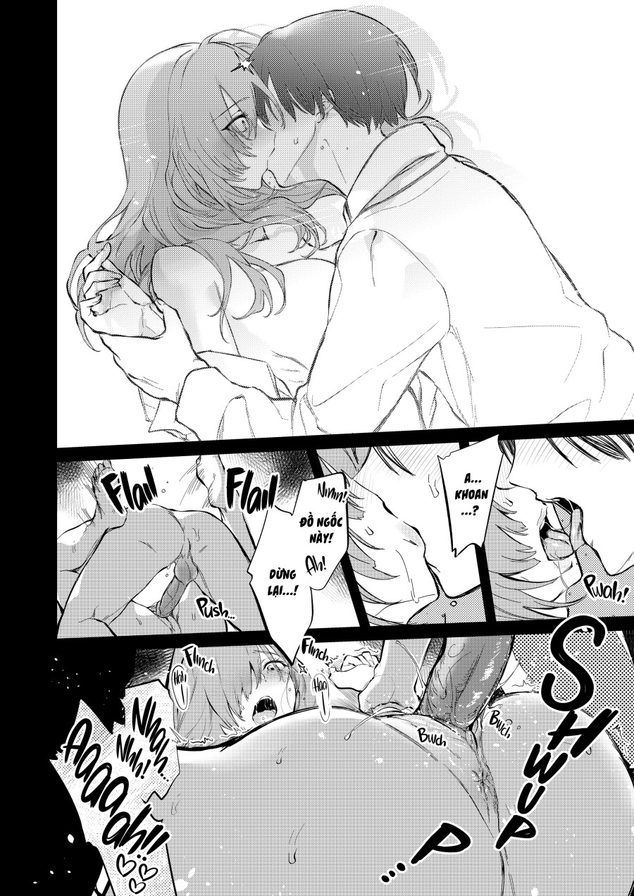 Touko-san bên trong căn phòng học cũ 