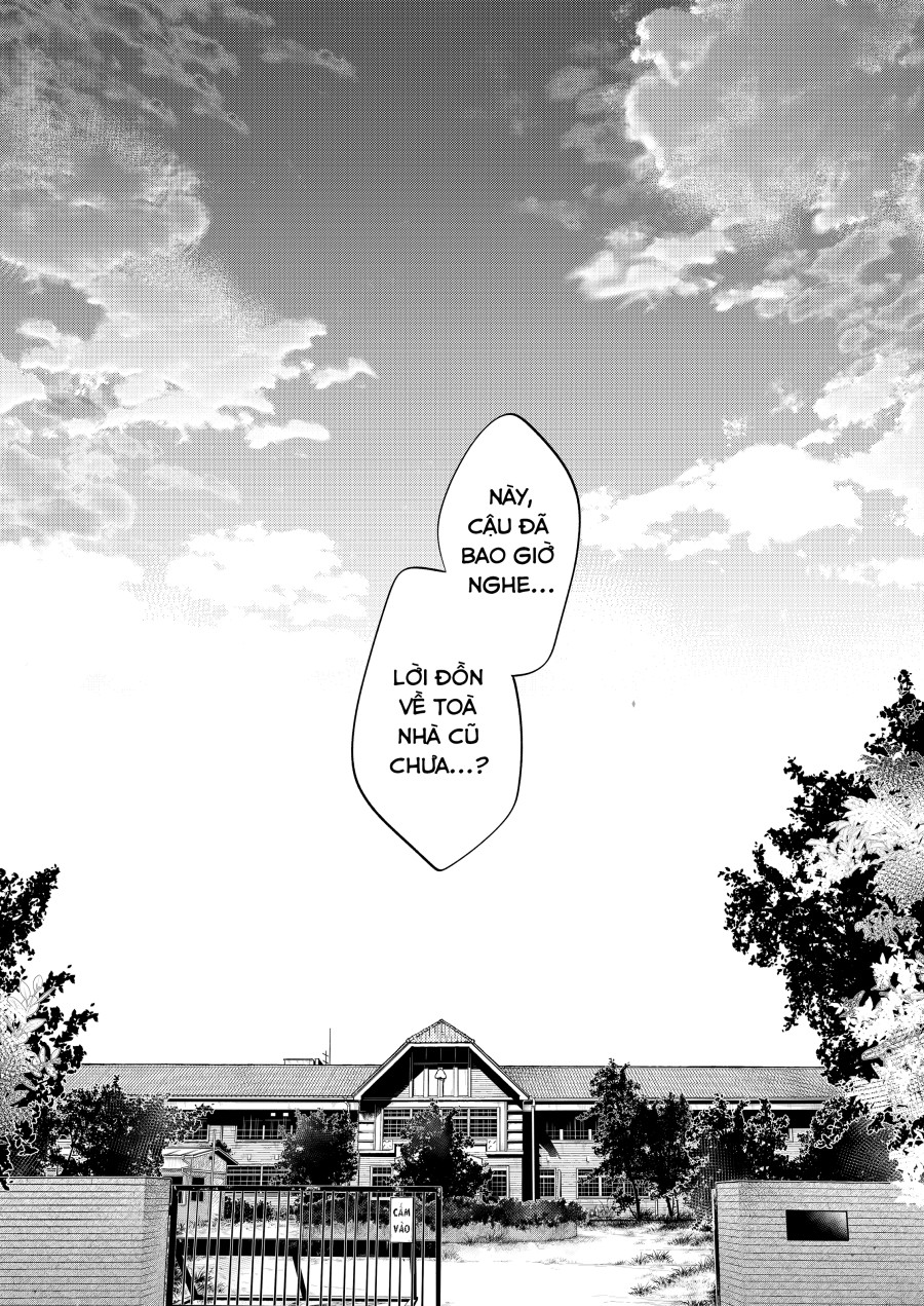 Touko-san bên trong căn phòng học cũ 