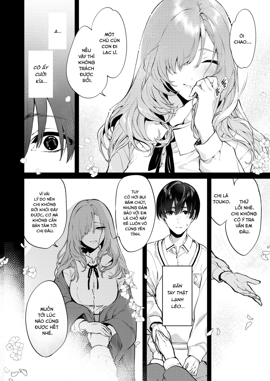 Touko-san bên trong căn phòng học cũ 
